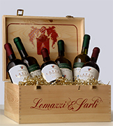 Descubre el &nbsp;Gusto del vino Italiano con vinos tinto Primitivo Latias, Imperium Chardonnay, Negroamaro, Irenico Salice Salentino, Bocciolo Novello, Solice Rosato, Partemio Malvasia Bianca... Lomazzi & Sarli siembra, cosecha la uva propia en nuestro vi�edos ubicados en Latiano Brindisi (Puglia) con 108 hectareas (1.080.000 m2) y mas de 5000 - 6000 plantas de uva por hectarea... Cada estacion estudiamos y seleccionamos las mejores uvas para servir a la Distribucion Mundial de Vinos de Alta Calidad