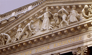 WALL STREET NYSE Group, Inc. (NYSE:NYX) opera dos bolsas de valores seguras: la New York Stock Exchange (the "NYSE") y NYSE Arca (formalmente conocida como Archipelago Exchange, o ArcaEx, y Pacific Exchange). NYSE Group es lider en asegurar transacciones y operaciones comerciales seguras. Wall Street esta ubicado en Downtown Manhattan de NYC