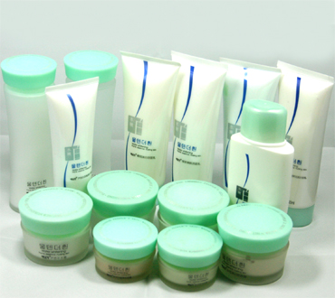 Chinese luxury beauty care cosmetics manufacturing suppliers, high quality cosmetics and certified ISO 9001 process antiage creams collection, skin care products, body creams for day and night treatment. Chinese cosmetics manufacturing vendors to the USA wholesale suppliers, European distributors, Latin America vendors and business to business skin care companies in the world