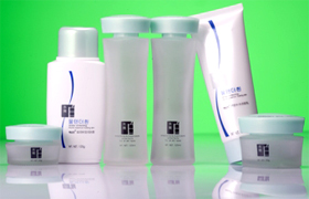 Body care creams, antiage cosmetics, skin care treatment, and more Chinese luxury beauty care cosmetics manufacturing suppliers, high quality cosmetics and certified ISO 9001 process antiage creams collection, skin care products, body creams for day and night treatment. Chinese cosmetics manufacturing vendors to the USA wholesale suppliers, European distributors, Latin America vendors and business to business skin care companies in the world